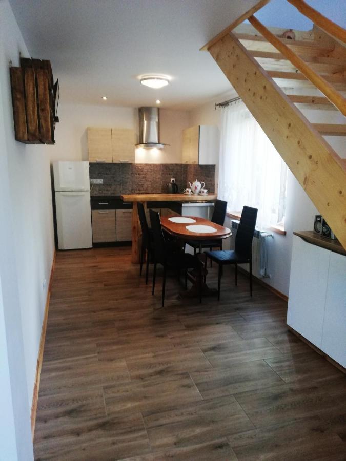 Dom - Nad Potokiem Guest House Lutowiska Eksteriør bilde